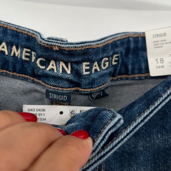 American Eagle Strigid Mom Jeans Deep Sea Blue Distressed Raw Hem 18 Short - Picture 3 of 11